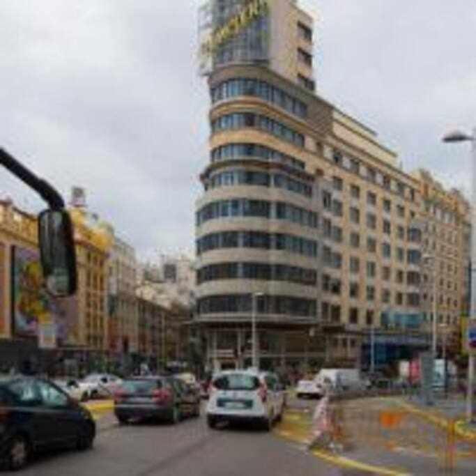 Apartamento Sotano En Gran Via Madri Exterior foto