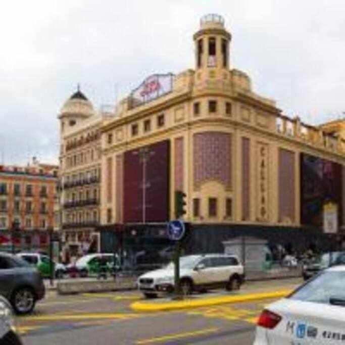 Apartamento Sotano En Gran Via Madri Exterior foto